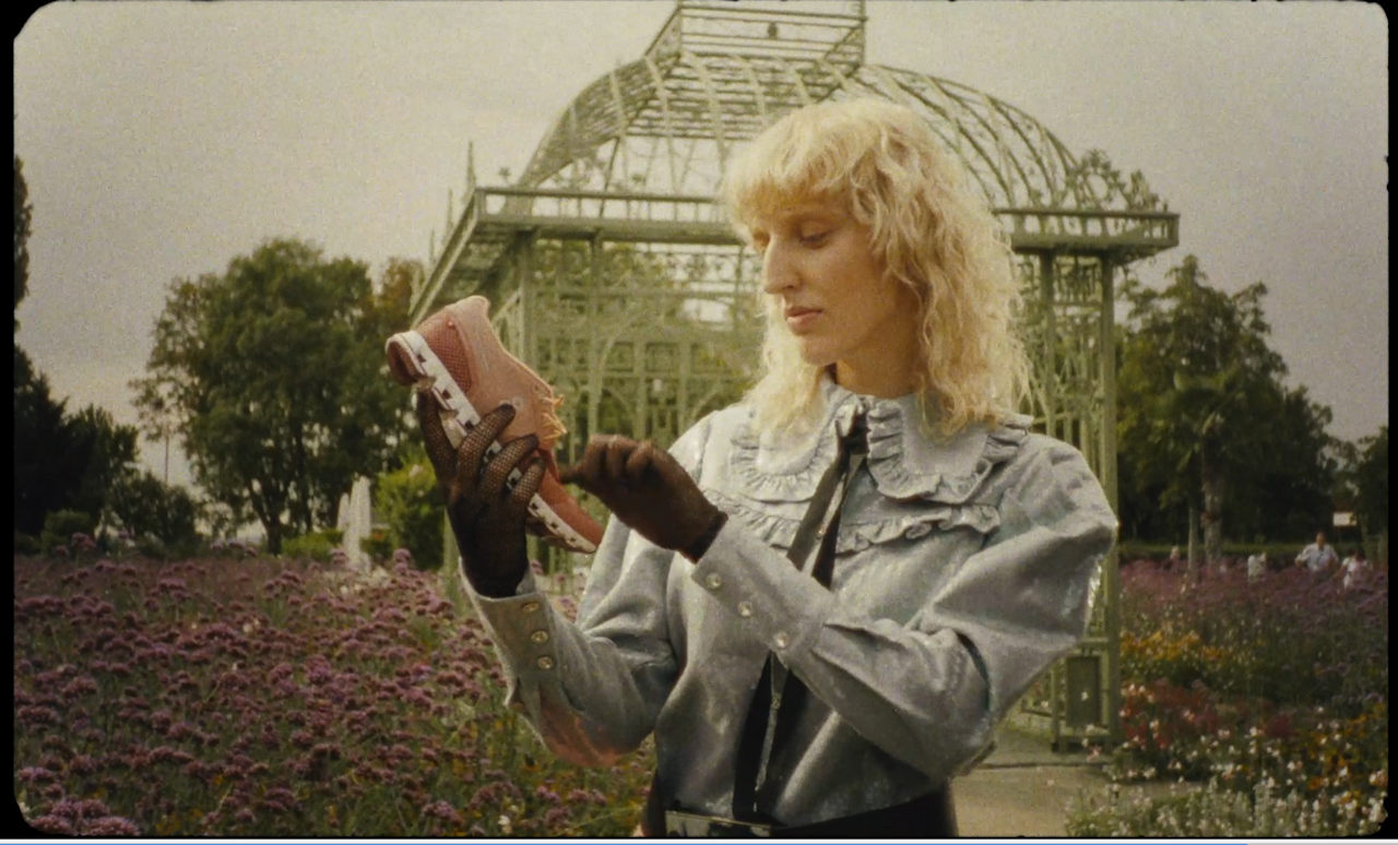 Heute.at - Franz ist zurück! Humanic stellt wieder die Schuh-Frage