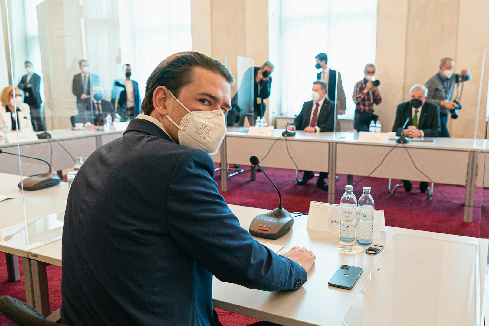 Sebastian Kurz, am Freitag bei der großen Öffnungs-Konferenz im Kanzleramt.