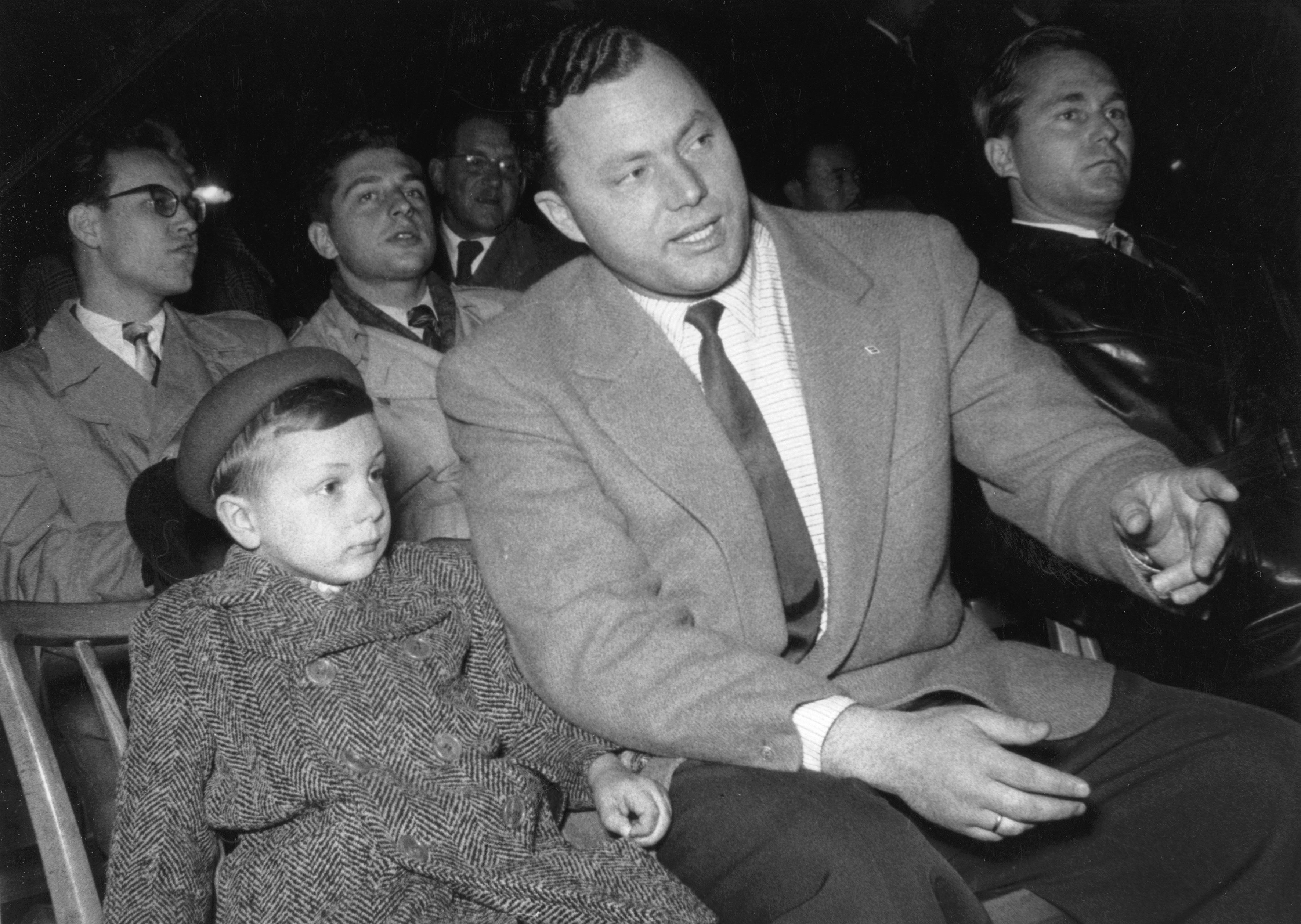 Edi Finger sen. 1960 mit seinem Sohn Edi Finger jun.