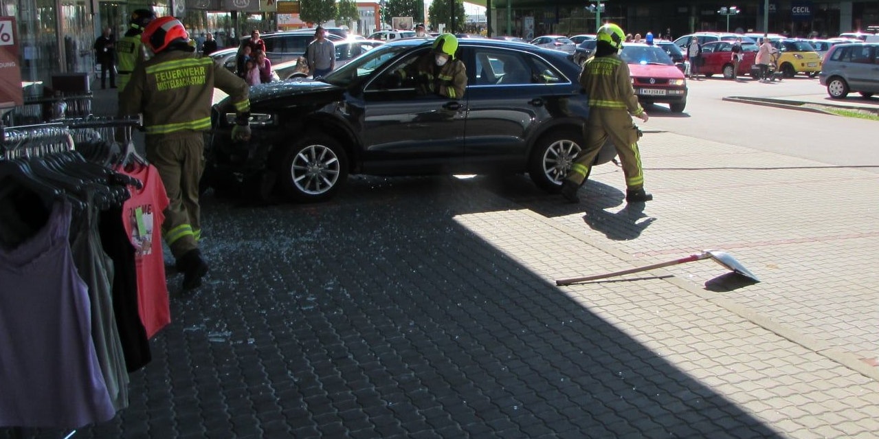Zahlreiche Schaulustige wurden angelockt.