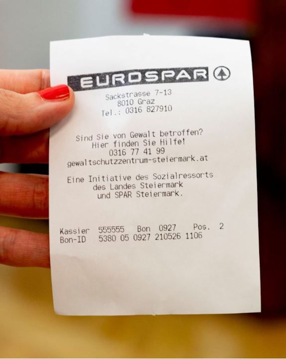 Die Lebensmittelkette SPAR engagiert sich für Anti-Gewalt-Schutz.