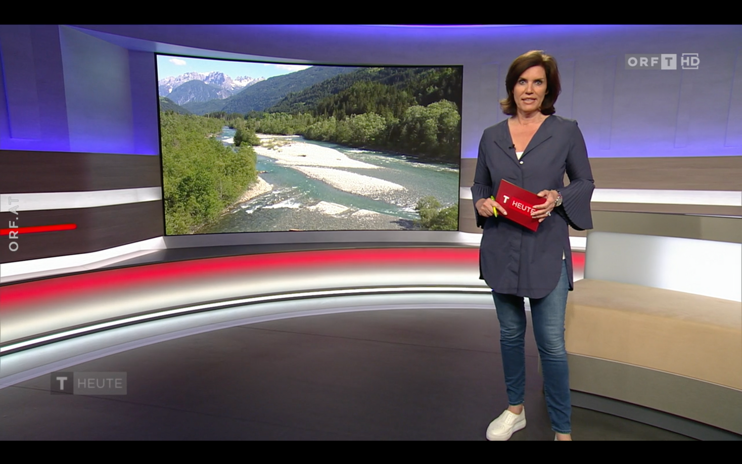 Katharina Kramer sorgte mit diesem Outfit für Diskussionen.