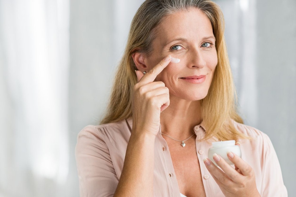 Vor allem Frauen sind Zielgruppe der Anti Aging-Industrie.