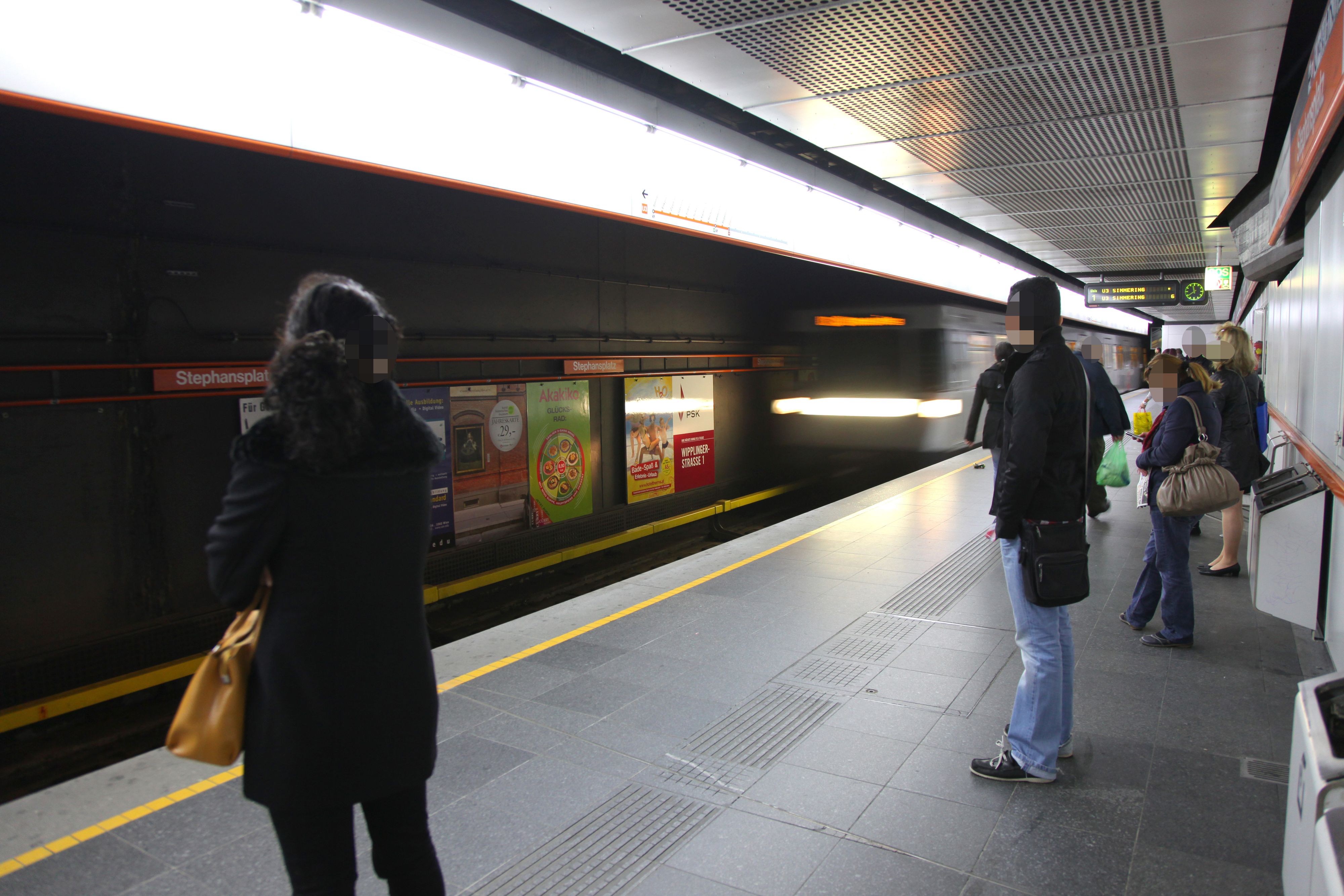 Als die Studentin der Polizei einen Angriff in der U3 schilderte, wurde sie abgewimmelt.