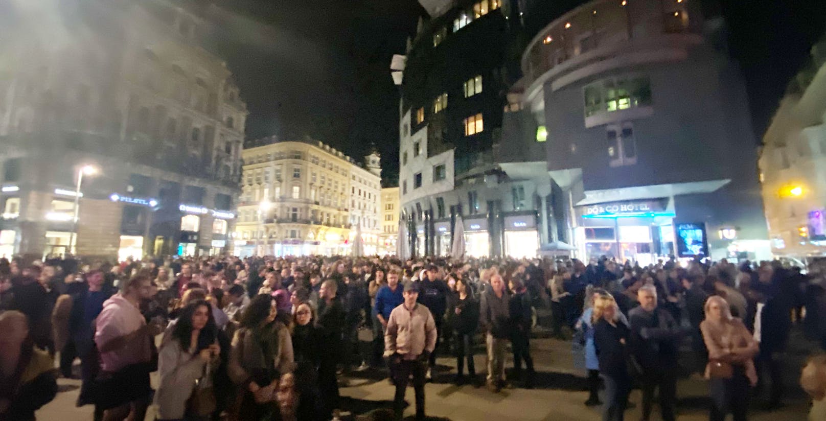 Hunderte verfolgten das Event live auf dem Stephansplatz