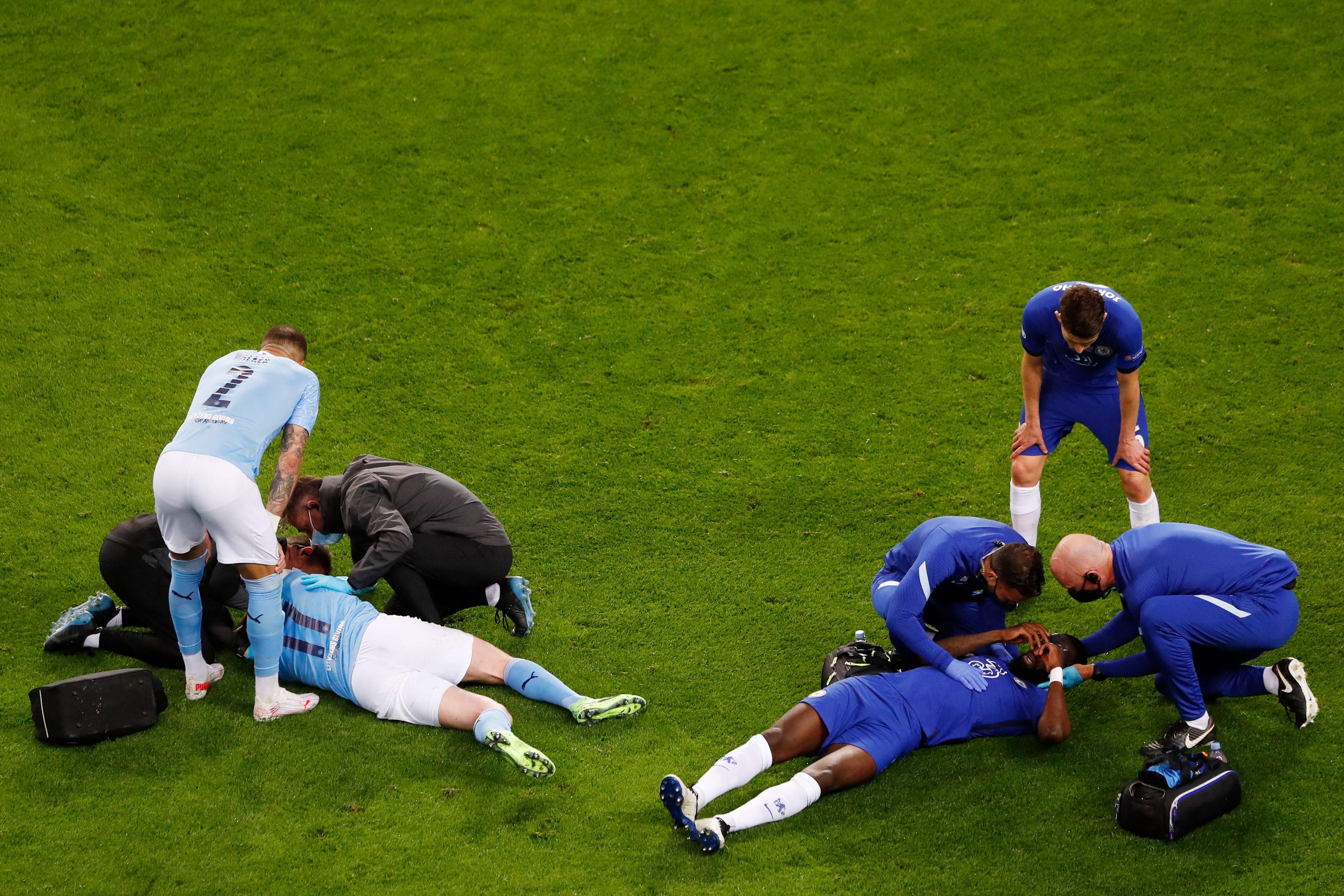 Rüdiger kracht mit De Bruyne zusammen