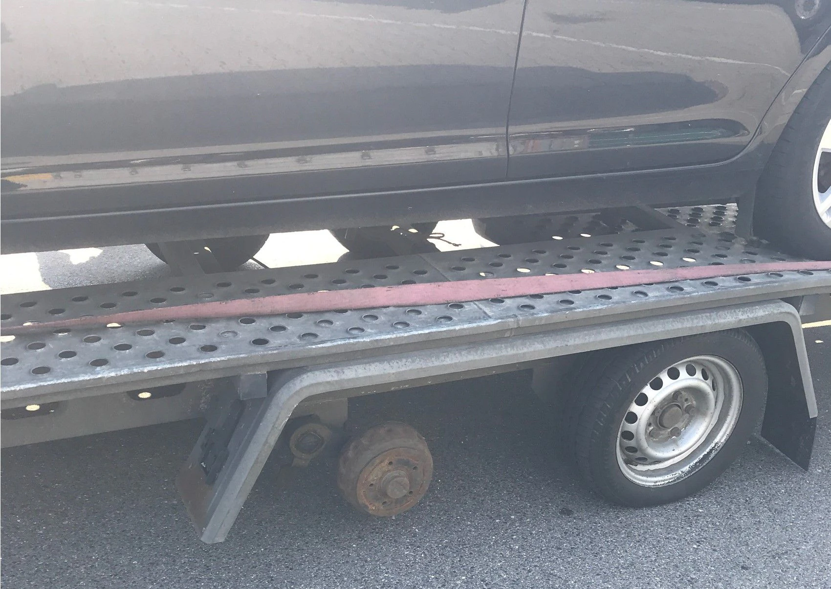 Verkehrskontrolle: Bei einem Anhänger fehlte ein Reifen.