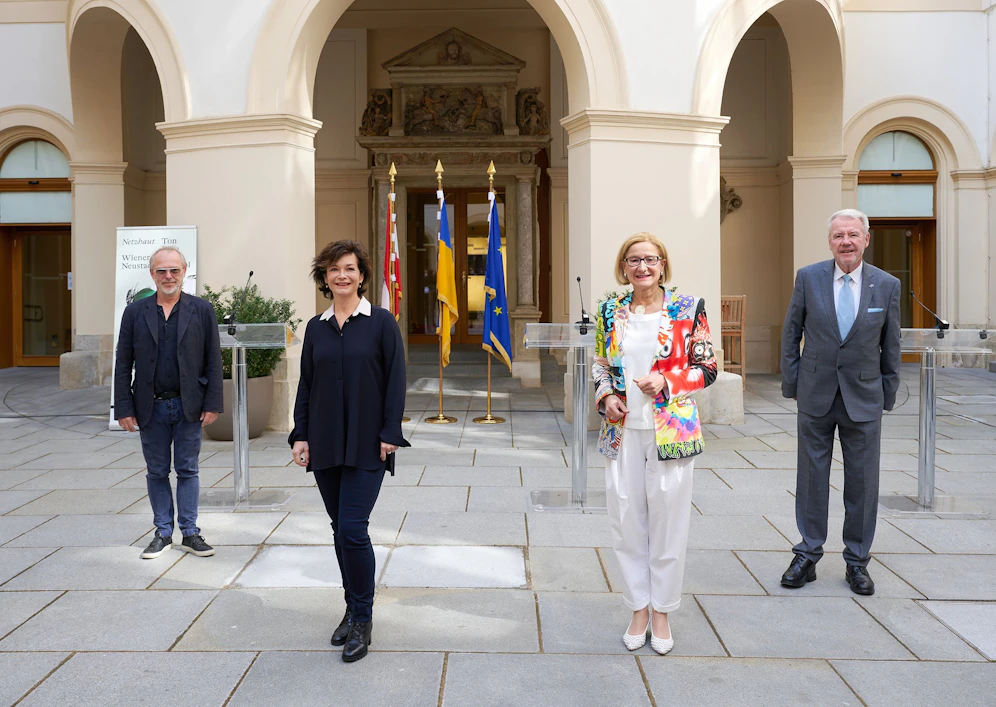 Präsentierten das Programm des „Netzhaut – Ton-Film-Festival 2021“:  Fabian Eder, Katharina Stemberger, Bürgermeister Klaus Schneeberger und Landeshauptfrau Johanna Mikl-Leitner