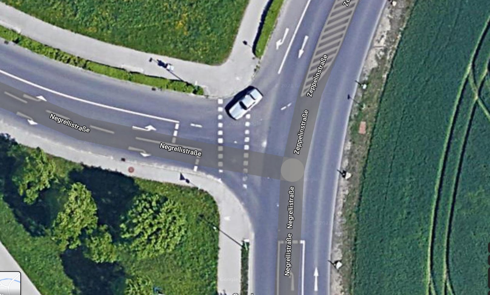 So sah die Kreuzung vor Beginn der Umbauarbeiten auf einem Satellitenbild aus.