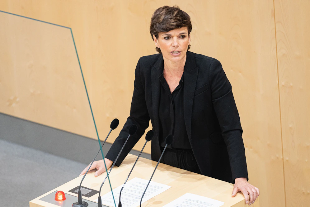 Pamela Rendi-Wagner bei der Sondersitzung des Nationalrates zum 