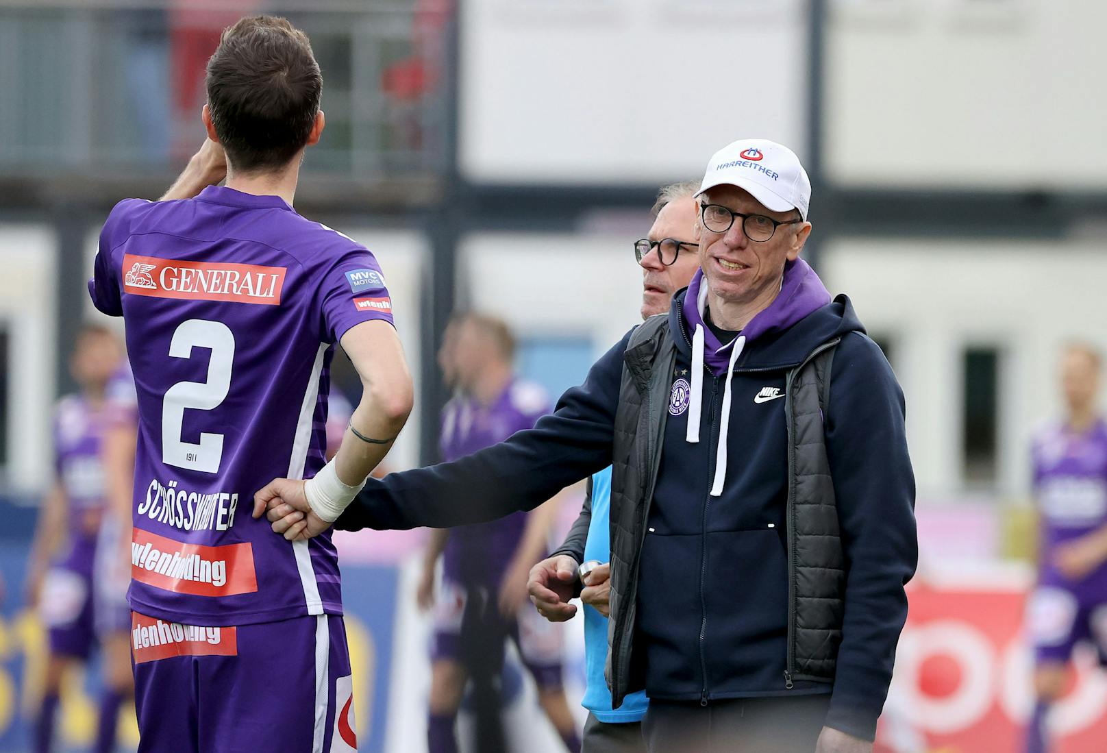 Austria-Coach Peter Stöger jubelt