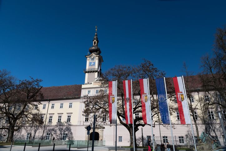 Linzer Landhaus is a renaissance building in Linz, Austria. Linz Landhaus is the seat of the Upper Austrian provincial government. 28.02.2021