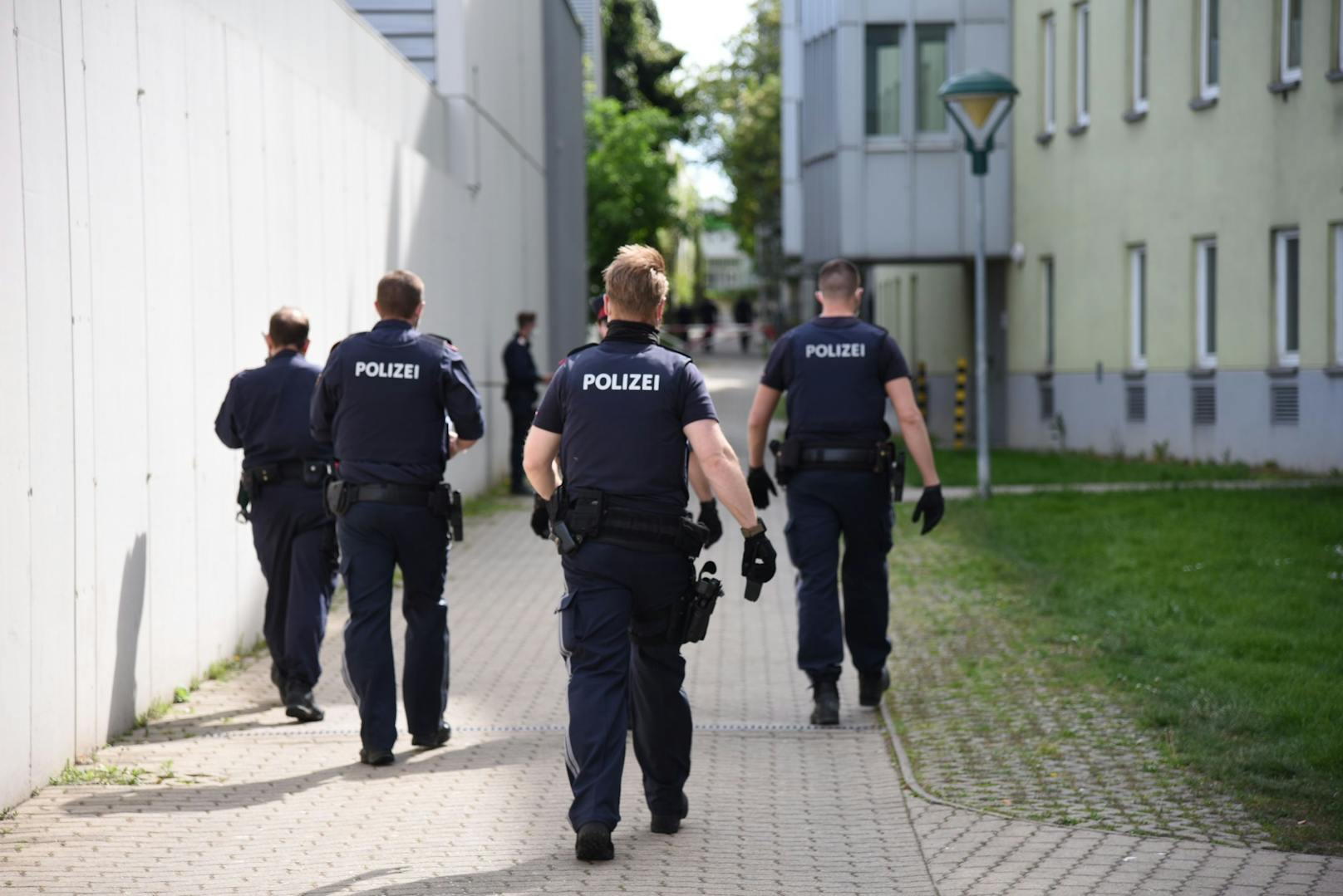 Polizei-Einsatz bei der Svetelskygasse in Wien-Simmering 
