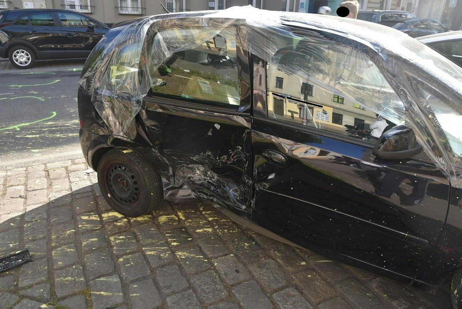 Am Montagnachmittag krachte es gegen 16 Uhr auf der Koppstraße. Bei dem Zusammenstoß zweier Autos gab es mehrere Verletzt.