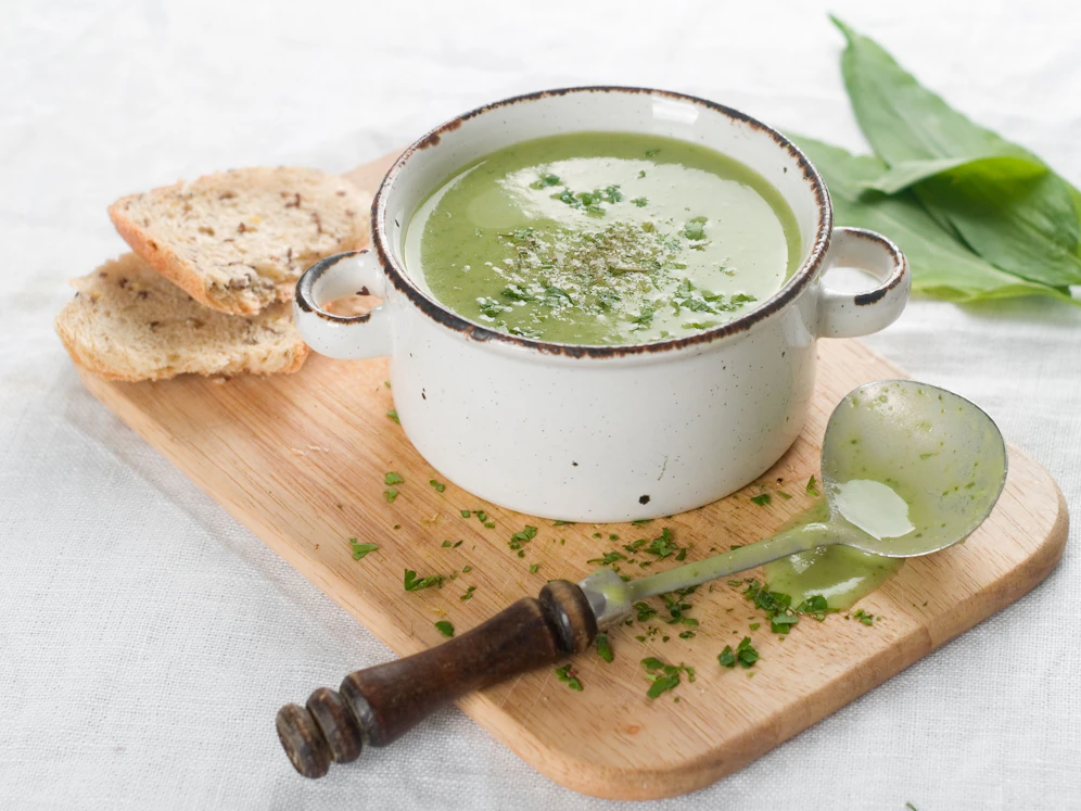 Eine Bärlauchcremesuppe. Symbolbild