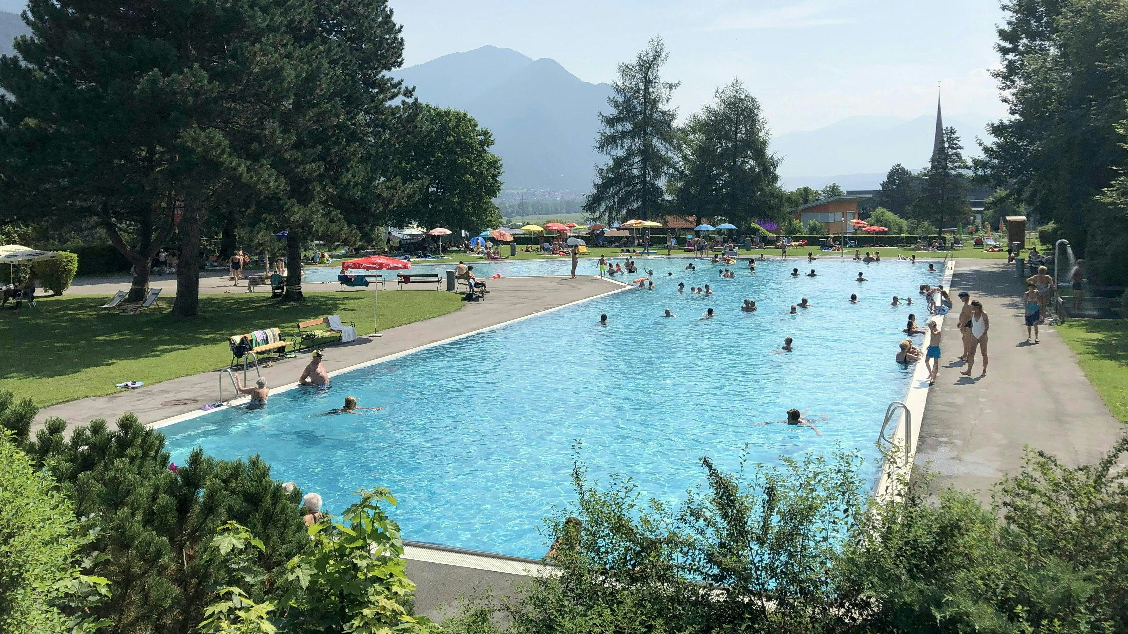 Auch im Freibad müssen Abstände eingehalten werden.