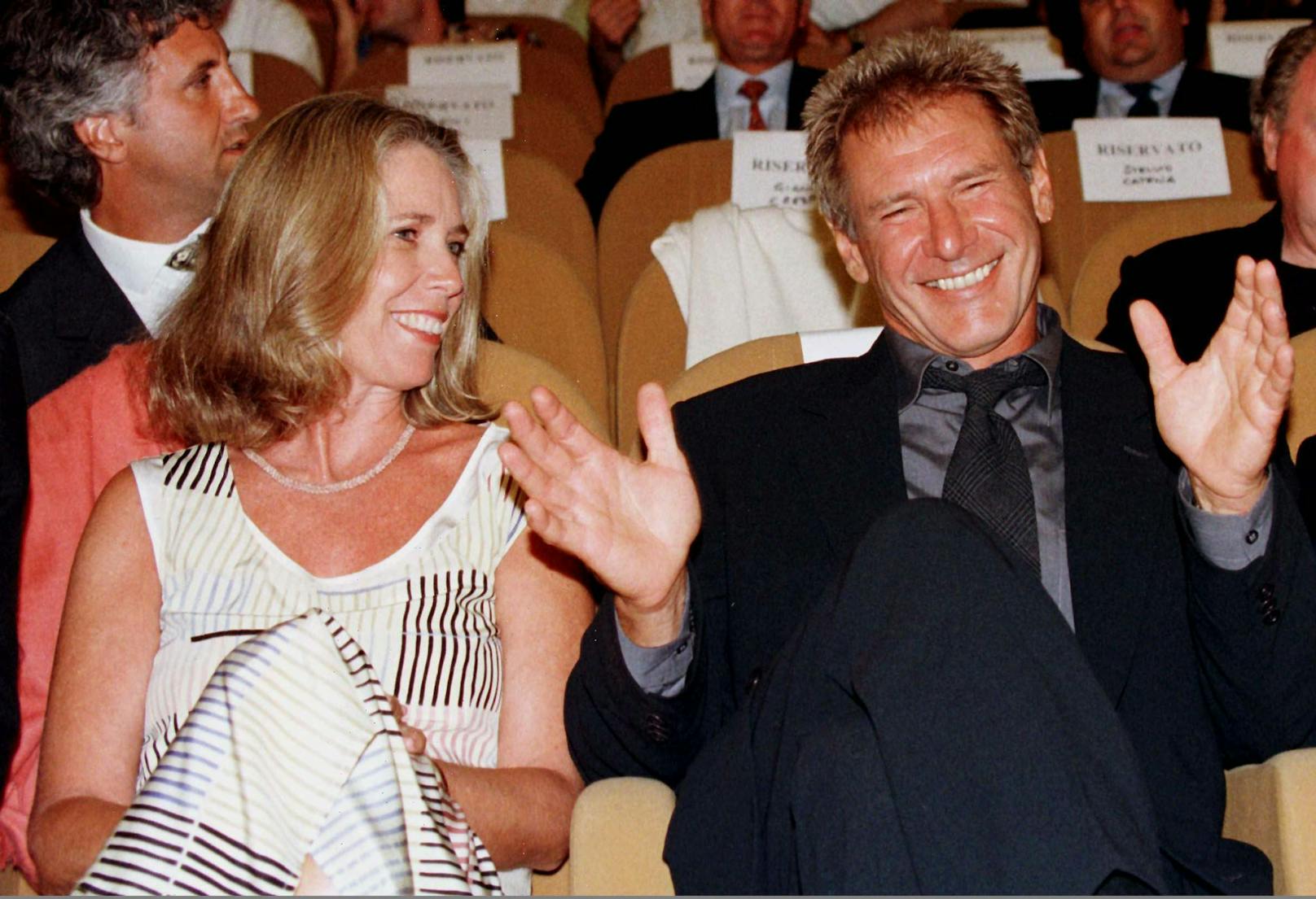 Nach 18 Jahren Ehe ließ sich die Drehbuchautorin Melissa Mathison 2004 von Schauspieler <strong>Harrison Ford</strong> scheiden.&nbsp;Als Grund gab sie "unüberwindbare Differenzen" an. Ford ließ sich die Trennung&nbsp;85 Millionen&nbsp;US-Dollar kosten.
