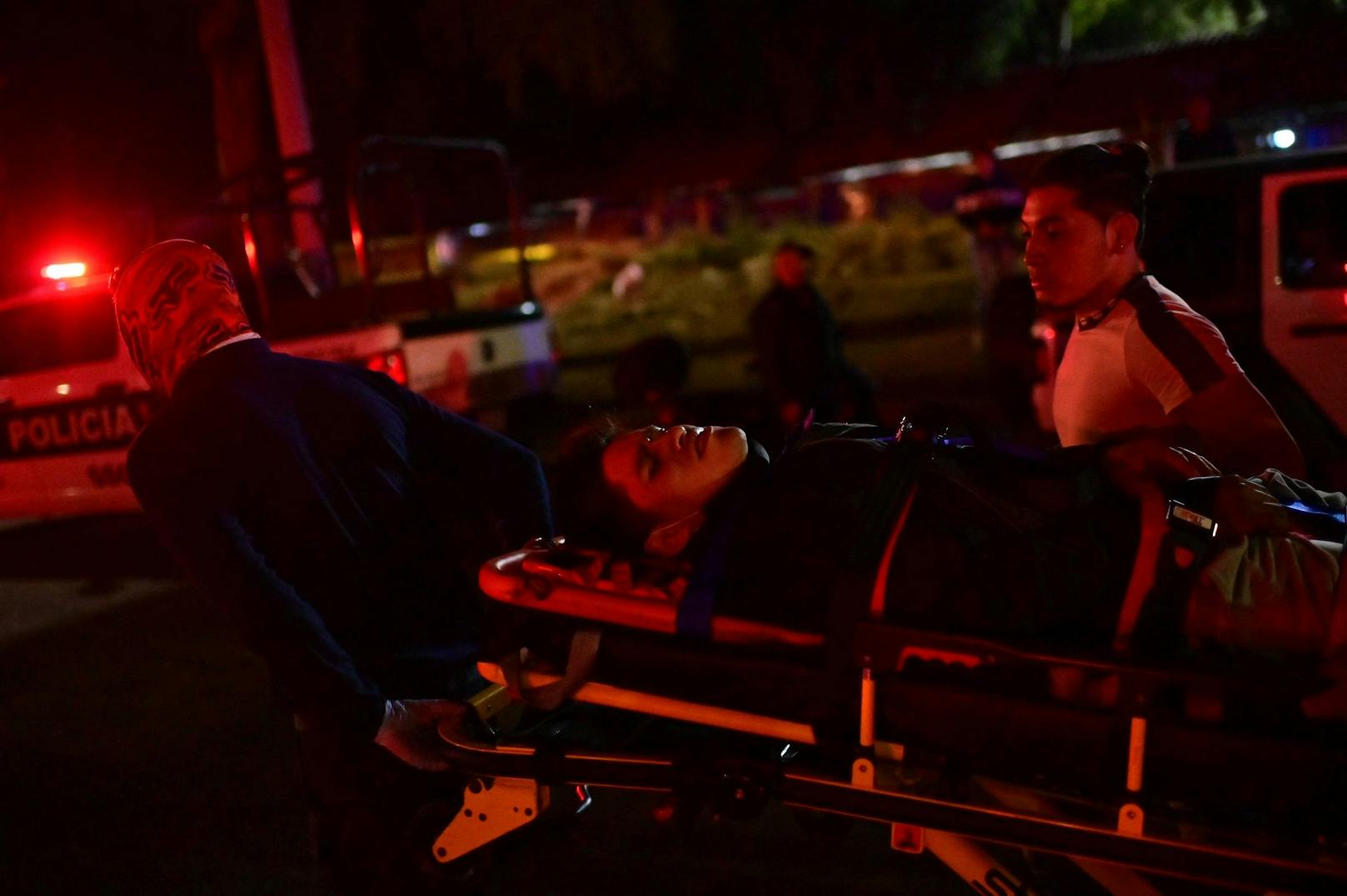 In Mexiko-Stadt sind beim Einsturz einer U-Bahnbrücke zahlreiche Menschen ums Leben gekommen und weitere verletzt worden