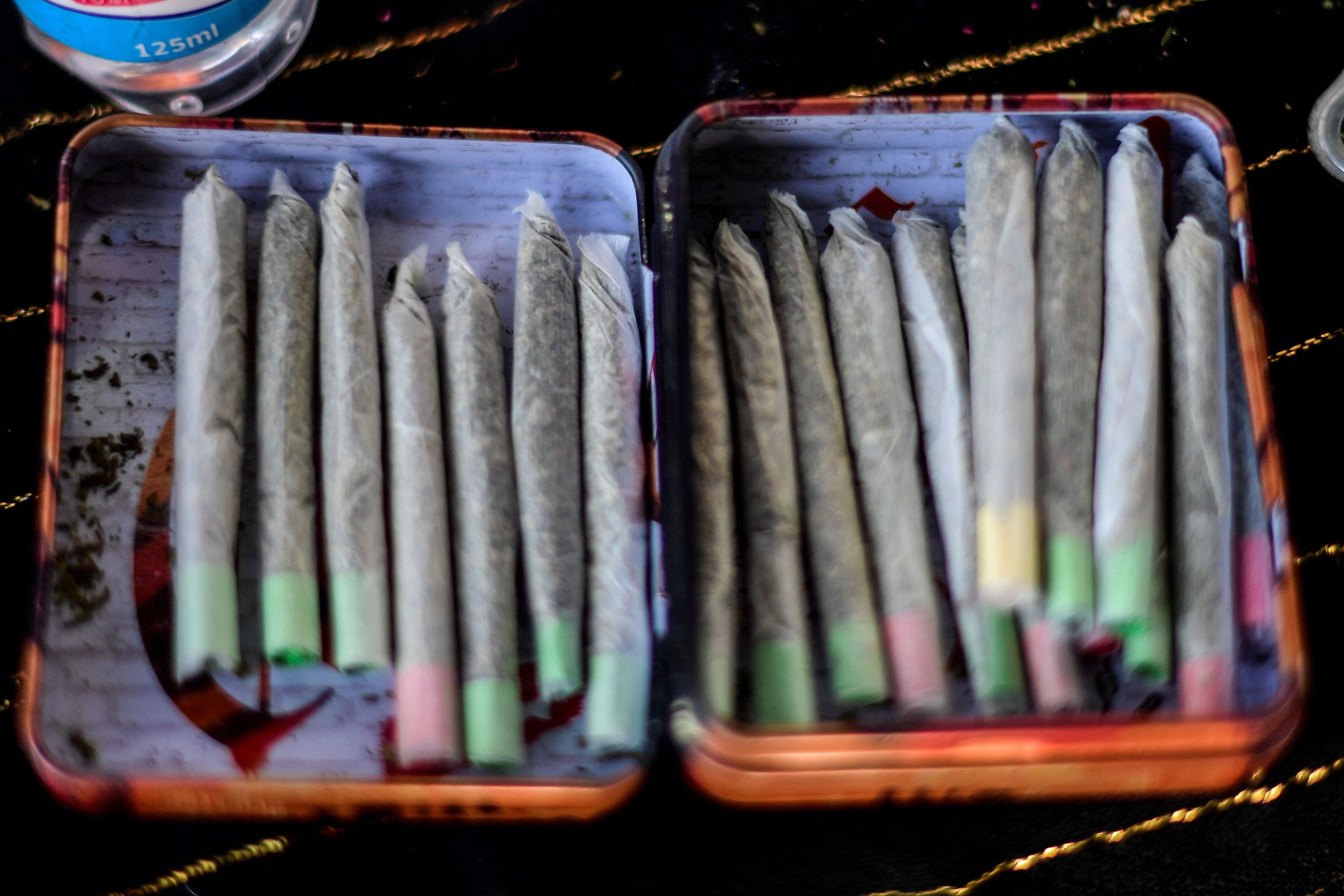 Um Millionen Menschen in den USA zur Impfung zu bewegen, locken Firmen, Gruppen und Bundesstaaten deshalb mit vielen Anreizen für Neugeimpfte – etwa Joints in New York oder Washington