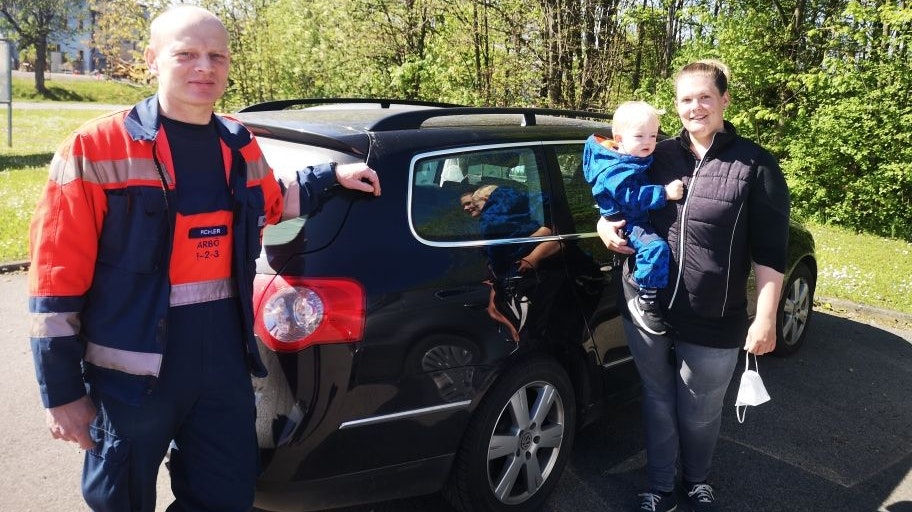 ARBÖ-Pannenhelfer Norbert befreite ein Kleinkind in Ybbs aus dem Auto.