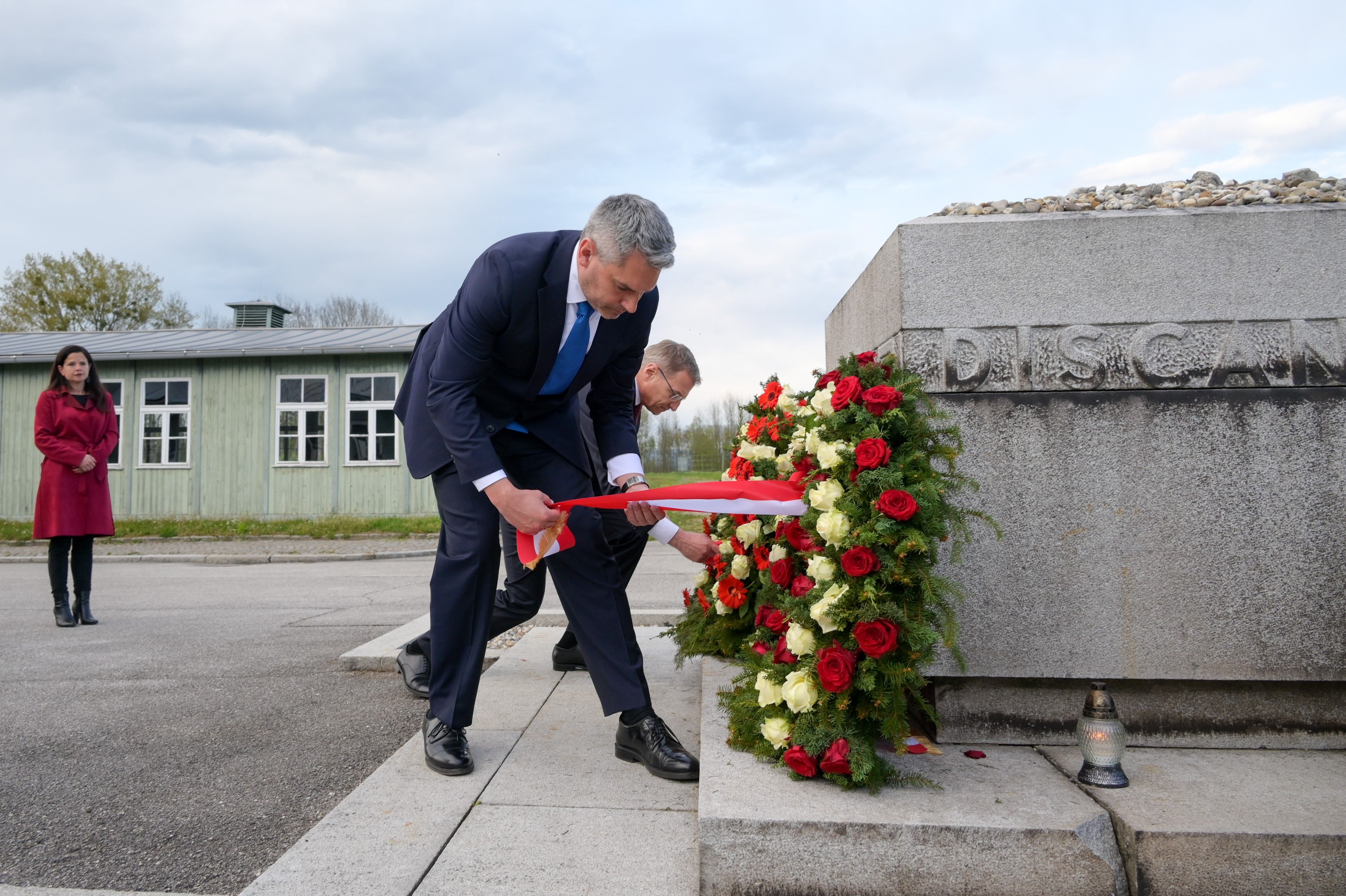 Karl Nehammer beim Gedenken an Opfer des NS-Regimes 