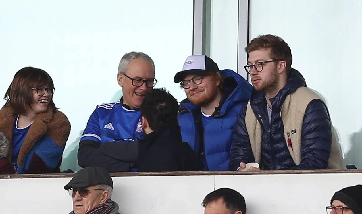 Ed Sheeran (2. v. r.)