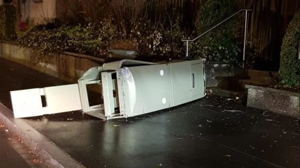 Mit einem BMW schrottete ein Aargauer die Messanlage an der Breitestrasse in Winterthur