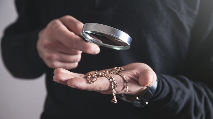 Gegen den 54-jährigen Geschäftsführer eines Pfandhauses in Linz wird ermittelt.