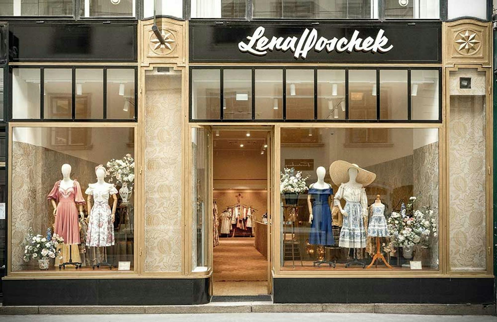 Lena Hoschek hat eine neue Boutique in der Seilergasse 16 eröffnet.