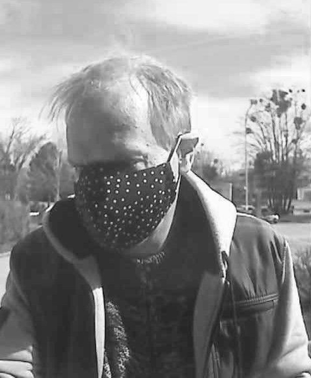 Der unbekannte Mann versuchte, mit der gestohlenen Karte Geld abzuheben.