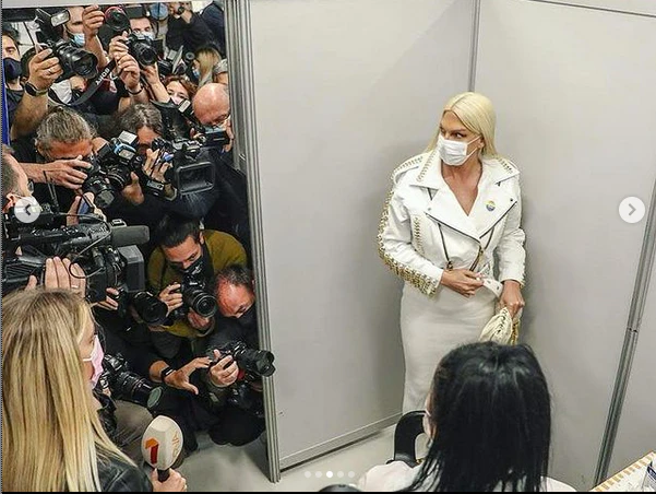 Jelena Karleuša (42) ließ sich am Donnerstag impfen. 