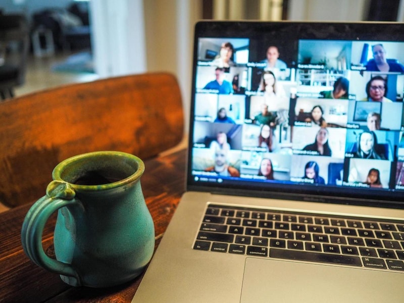 Einladungen für Video-Meetings gehören in vielen Unternehmen mittlerweile zum Alltag.