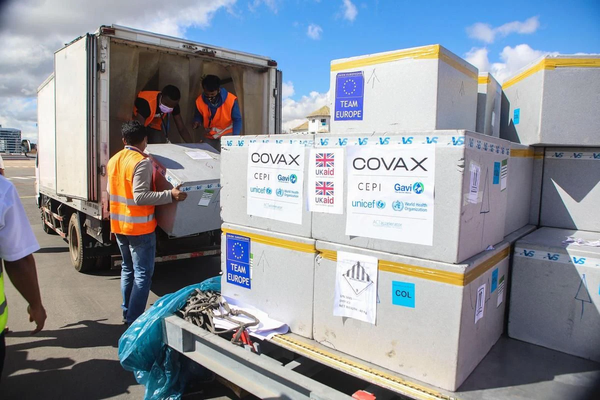 Die Covax-Initiative hat es sich zur Aufgabe gemacht, dass ärmere Länder Zugang zu Corona-Impfstoff erhalten.