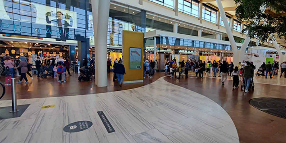 Hier standen Shopper meterlang Schlange