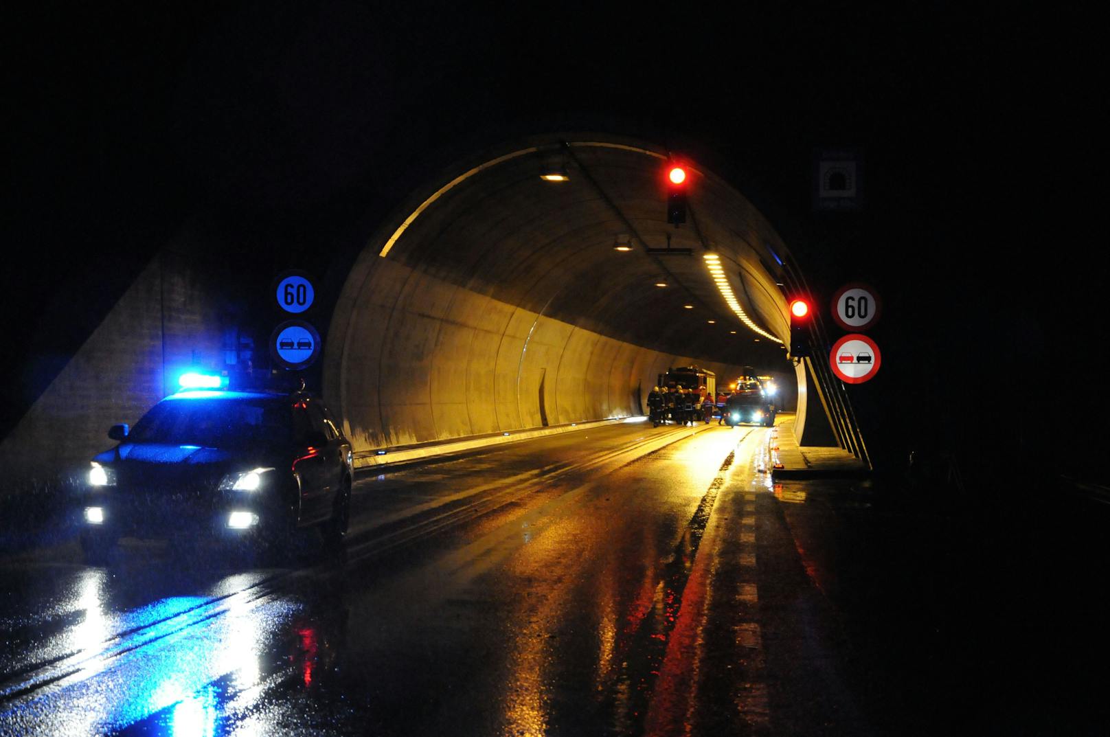 25-Jähriger stiehlt Pkw von Freund, crasht in Tunnel