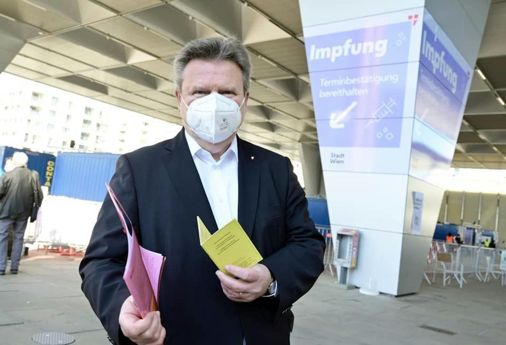 Am Samstag (08. Mai 2021) wurde Wiens Bürgermeister Michael Ludwig gegen das Coronavirus geimpft. 