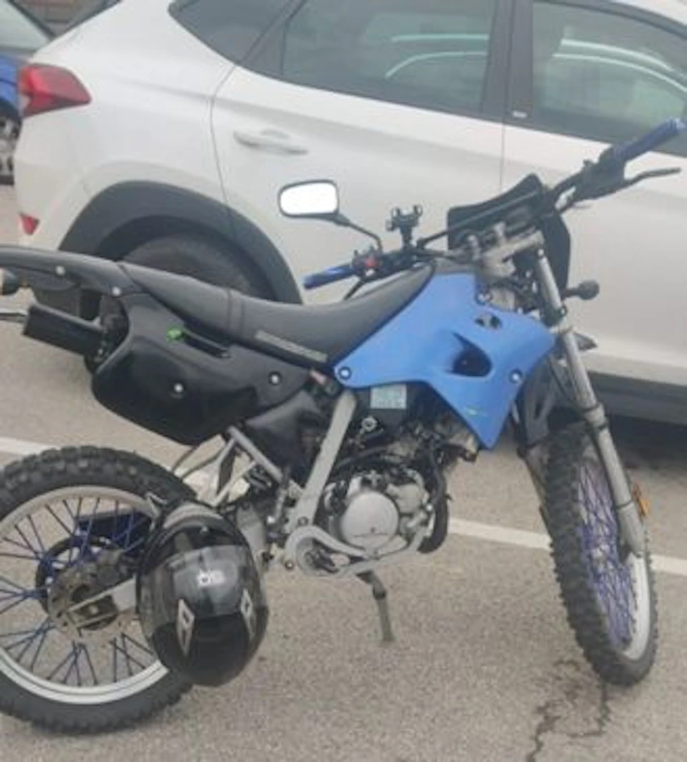 Duo soll dieses Moped gestohlen haben.