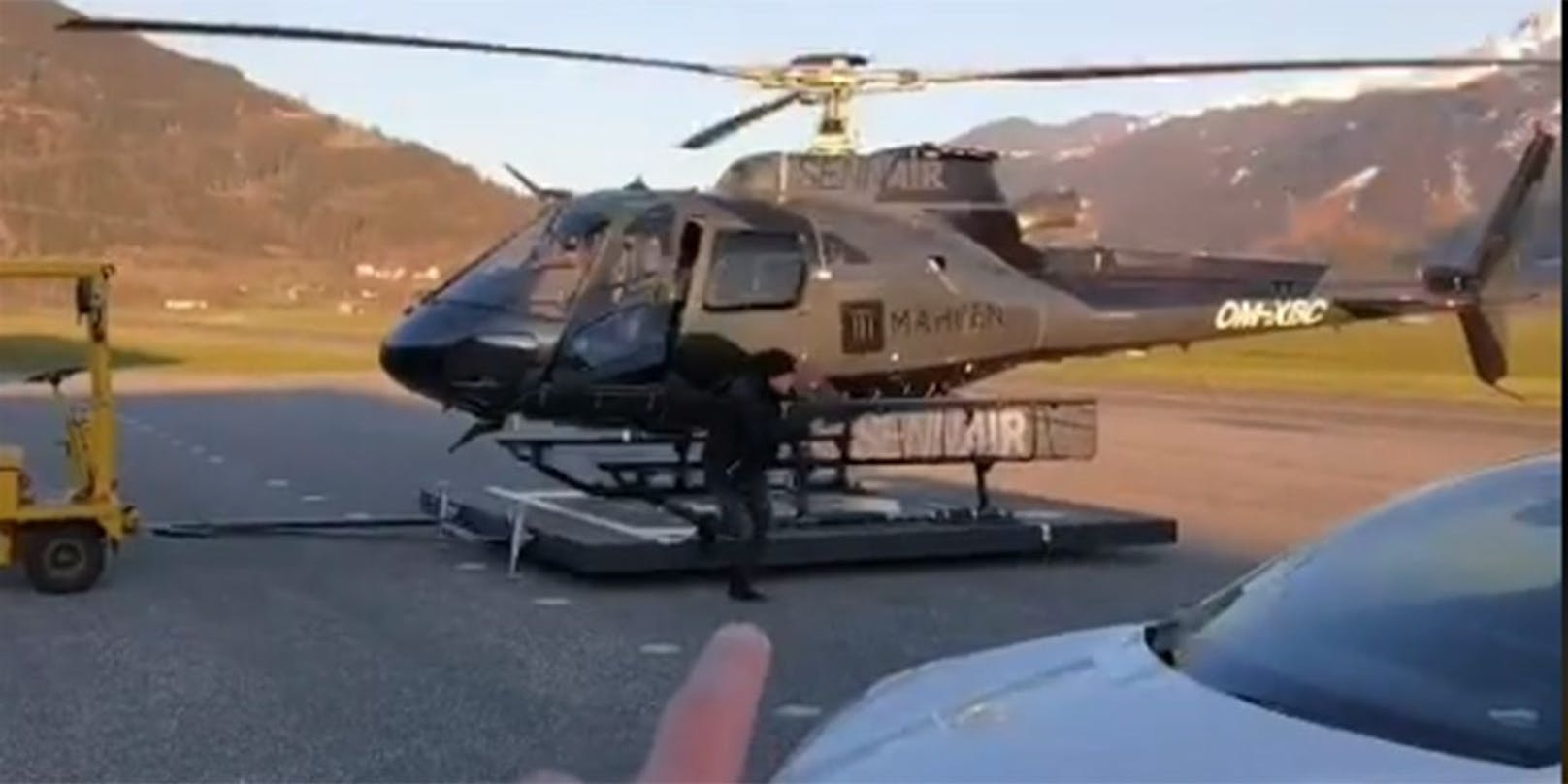Voller Einsatz beim Livestream: Sogar ein Hubschrauber hob ab.
