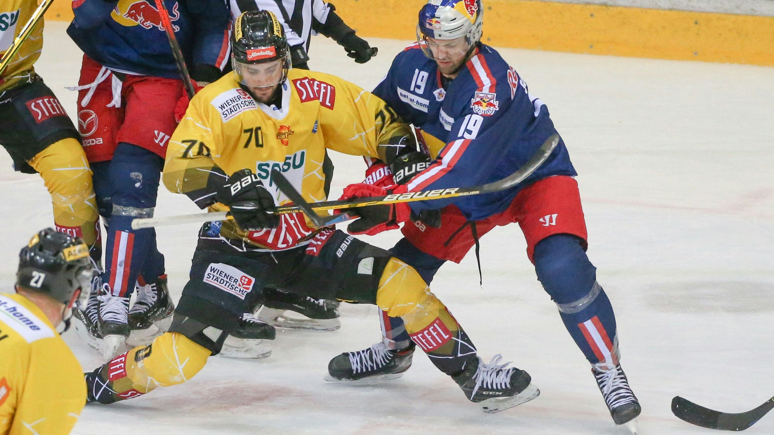 Benjamin Nissner (l.) wechselt  die Seiten und wird ein "Bulle".