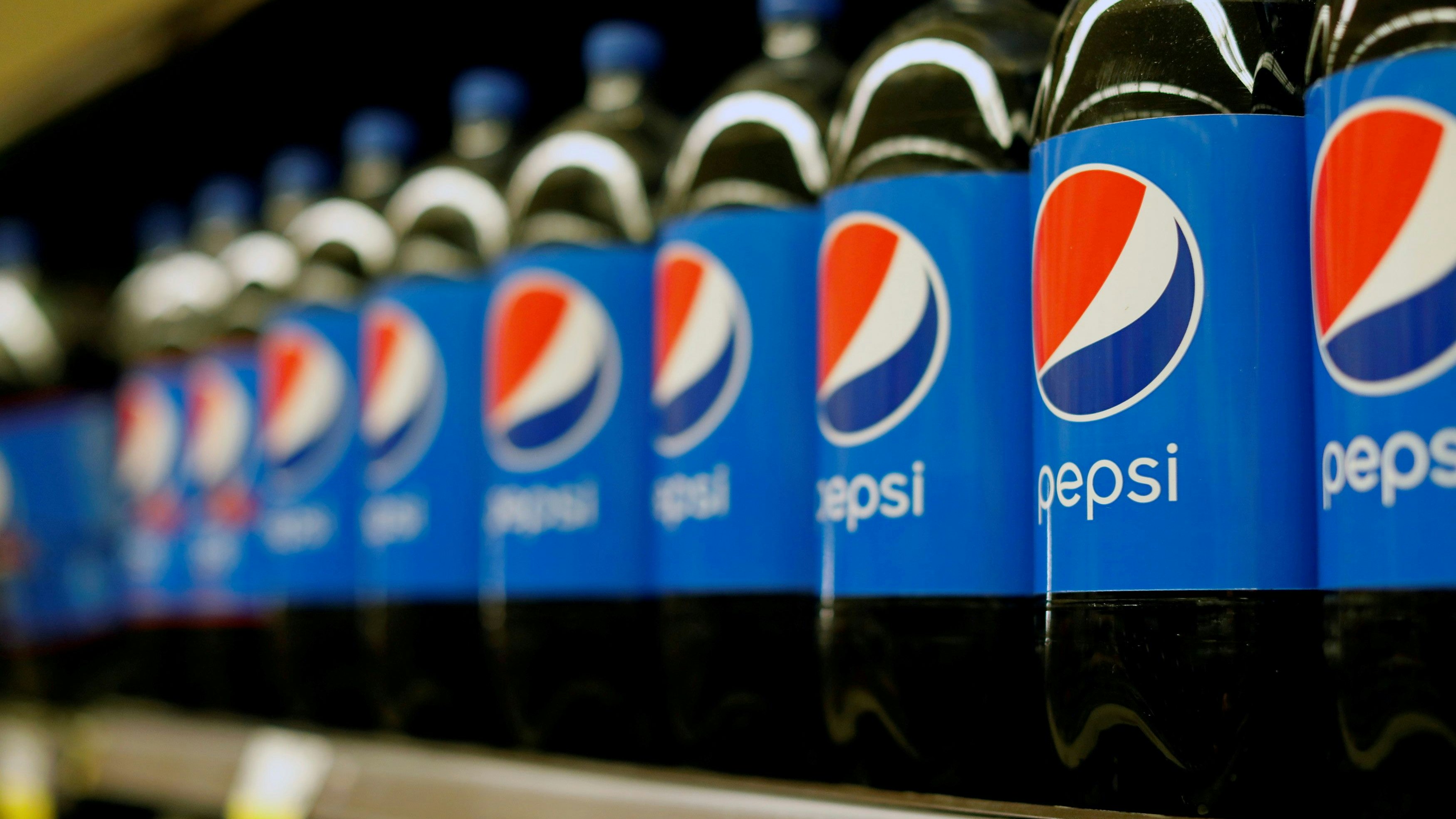 Fast doppelt so teuer hierzulande: Pepsi Cola und Co.