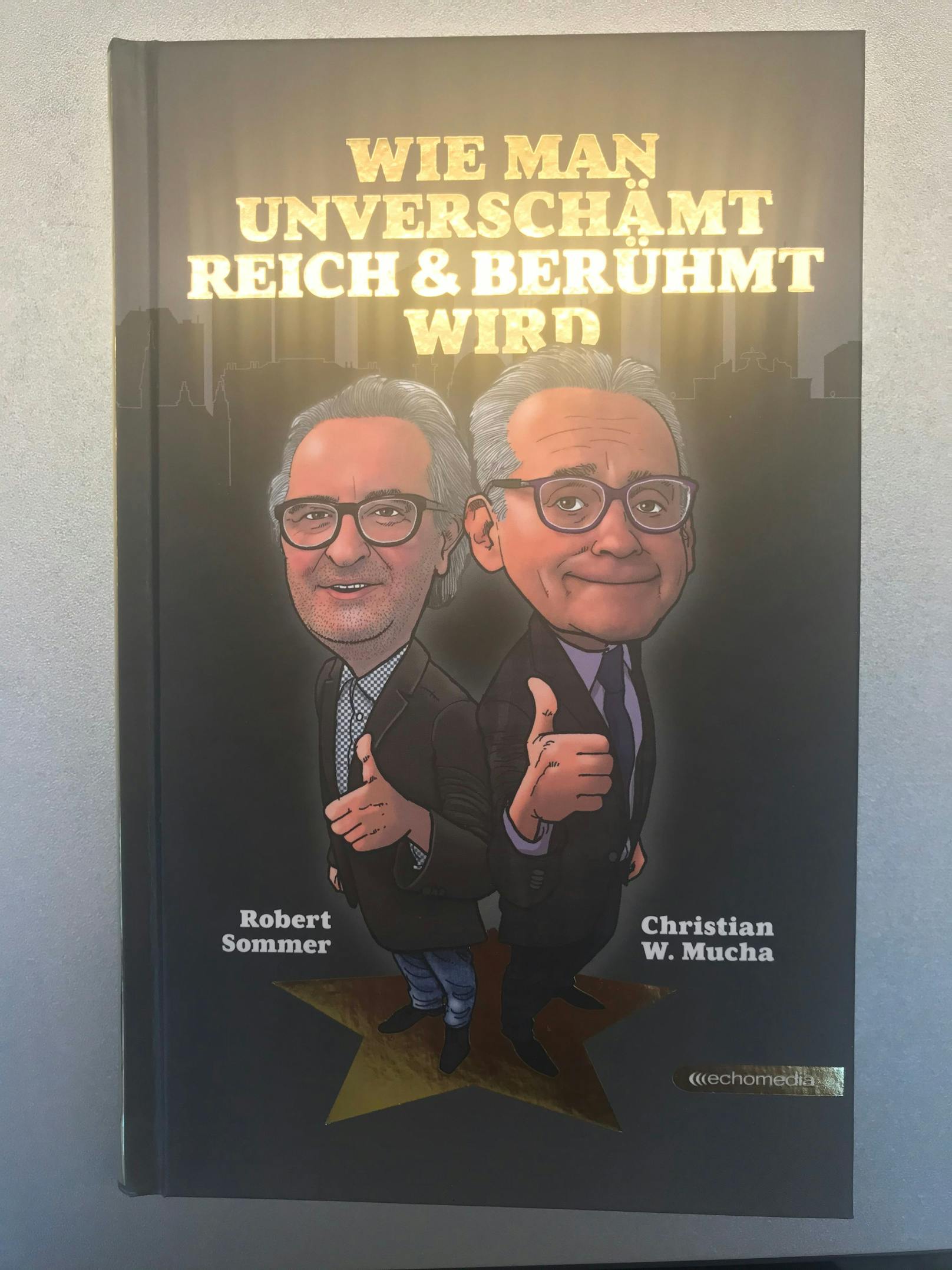 Christian W. Mucha und  Robert Sommer haben das Buch gemeinsam geschrieben.