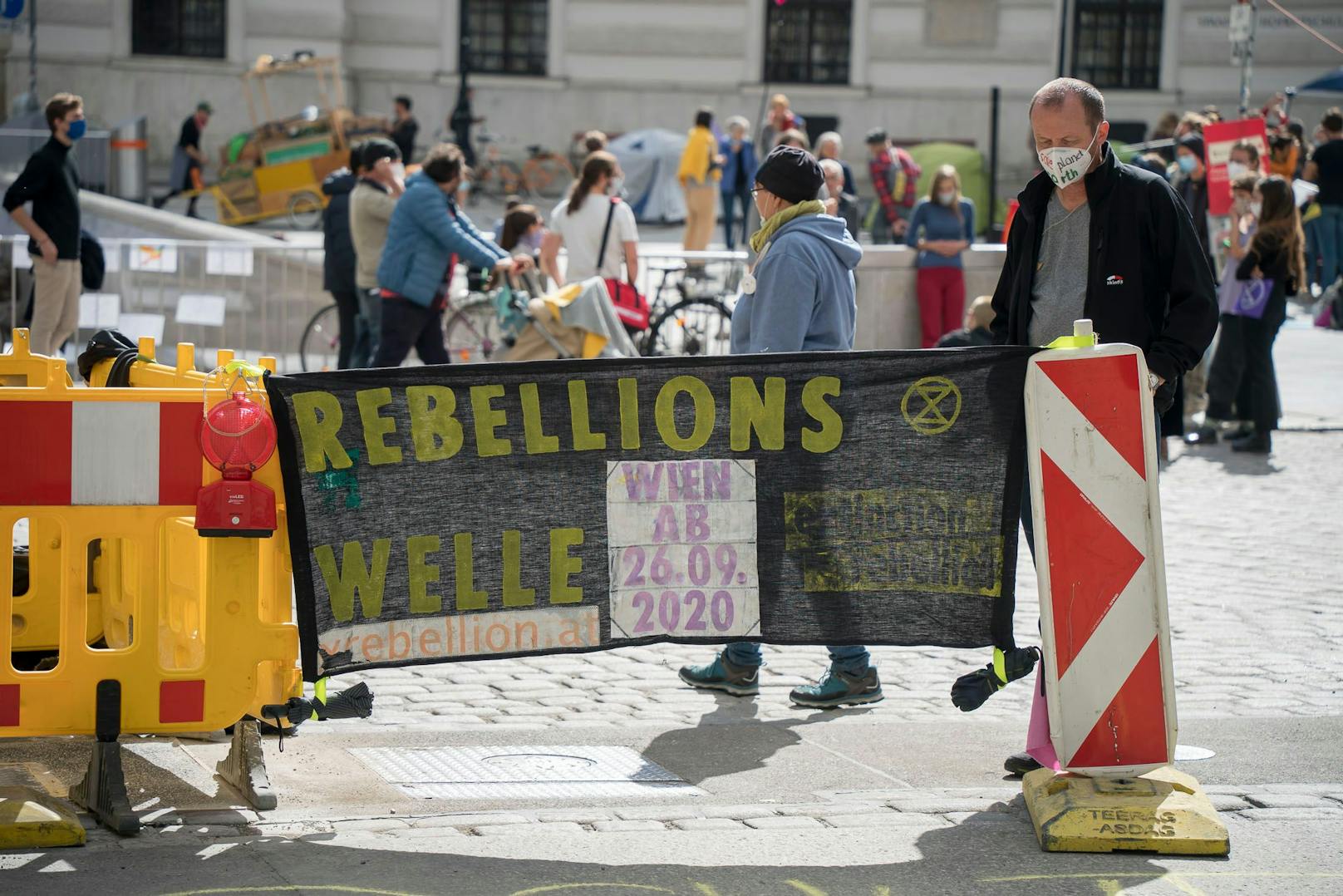 "Extinction Rebellion"-Aktivisten besetzten Ende September 2020 den Michaelerplatz in Wien.