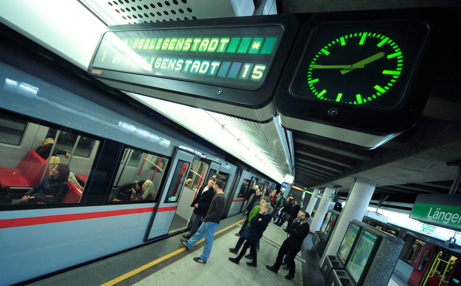 Die Nacht-U-Bahn ist wieder im 15-Minuten-Takt unterwegs.