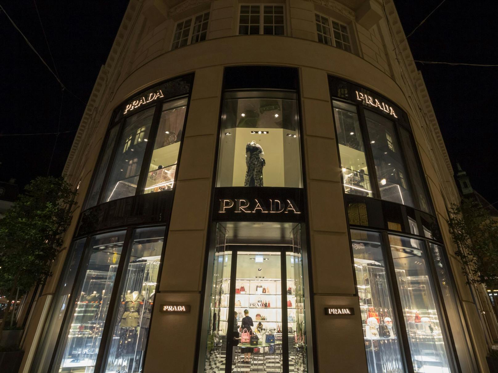 Auch das Modelabel Prada verwendet seit Mai 2019 in ihren Kollektionen keinen Pelz mehr. 
