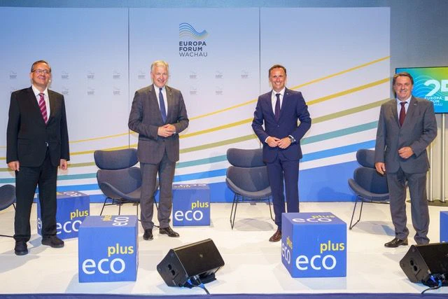 Flughafen Wien-Vorstand Günther Ofner, Europa-Forum Wachau-Präsident Landesrat Martin Eichtinger, Wirtschafts- und Technologielandesrat Jochen Danninger, Wirtschaftskammer NÖ-Präsident Wolfgang Ecker. 