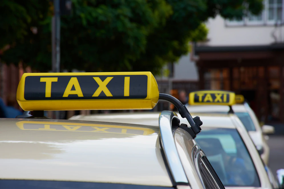 Während der Taxifahrt bemerkte die Frau, dass sie Opfer einer Betrugshandlung sein könnte.&nbsp;