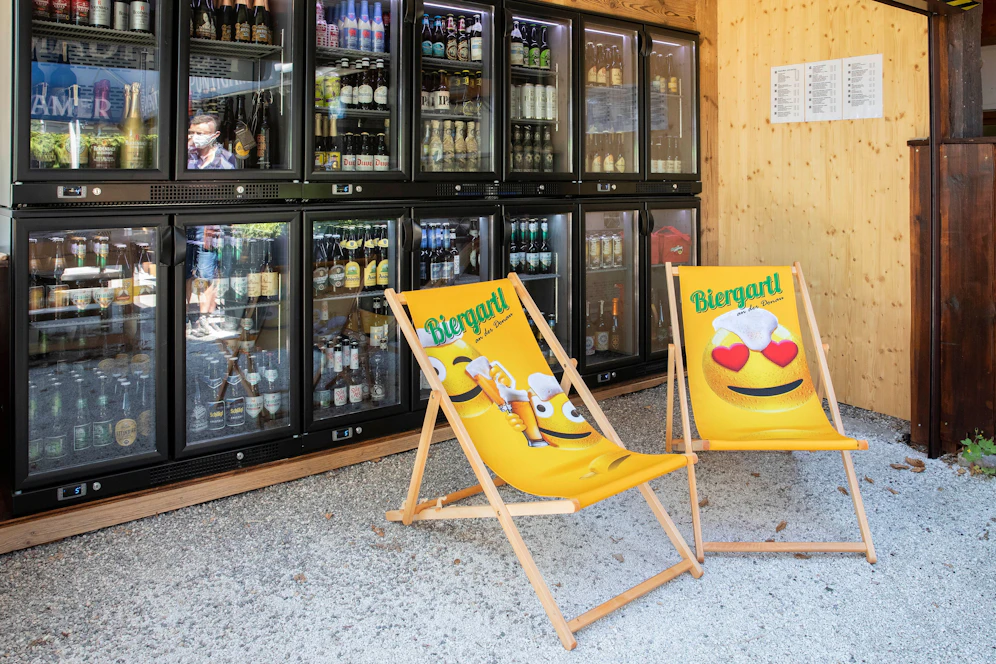 Im Linzer Biergartl gibt es in der Beer-Wall über 80 verschiedene Biere.