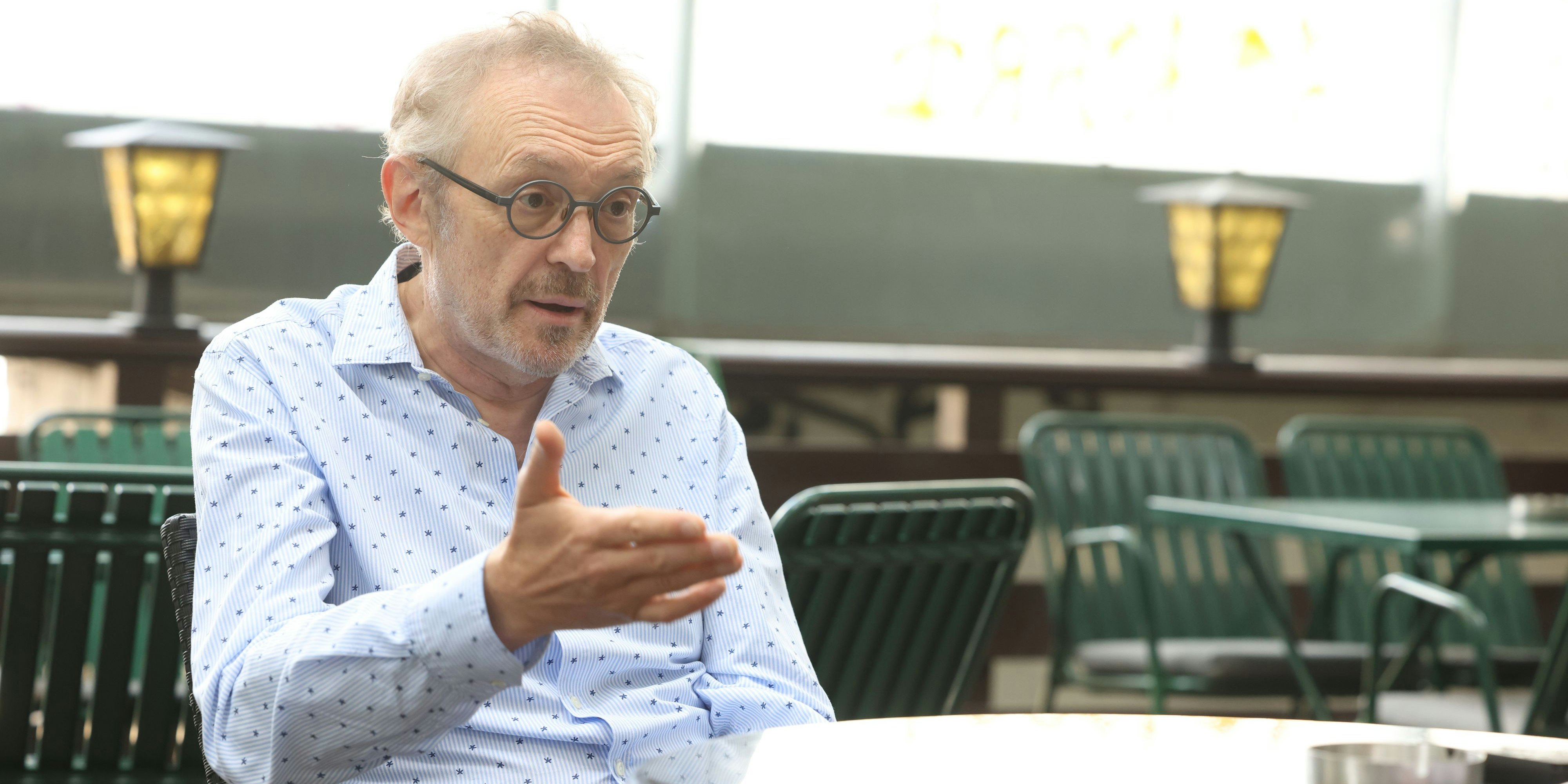 Die Tickets für Josef Haders neues Programm gehen weg wie warme Semmeln.