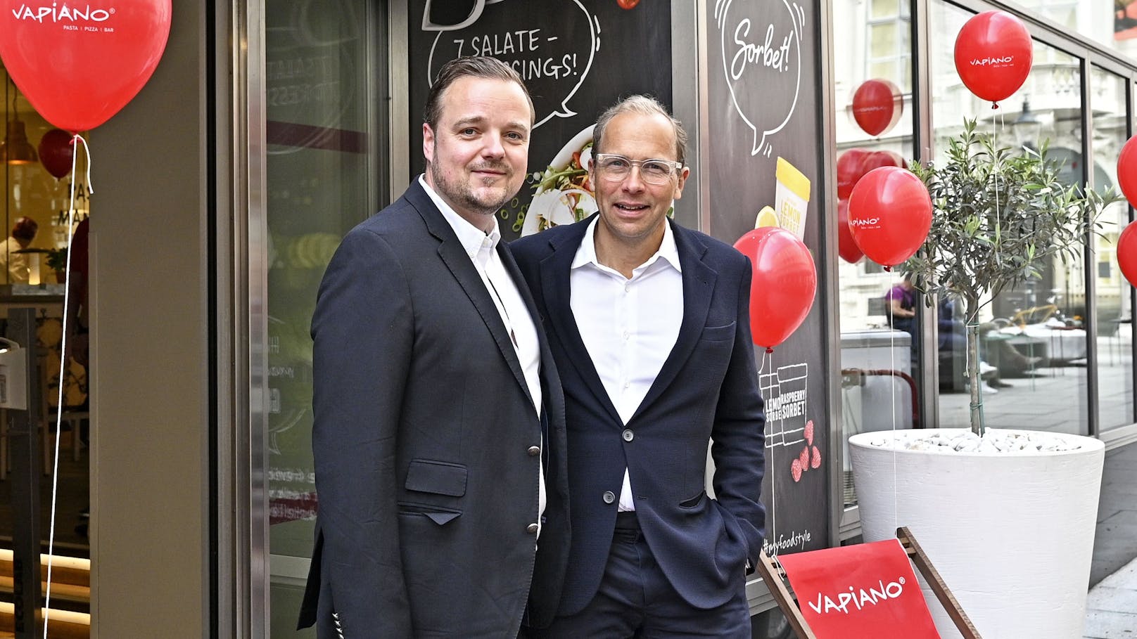 Vapiano-Geschäftsführer <strong>Philipp Zinggl</strong> und Eigentümer <strong>Josef Donhauser</strong> wollen aufgrund des großen Erfolgs an der Pizza-Auswahl nicht rütteln.