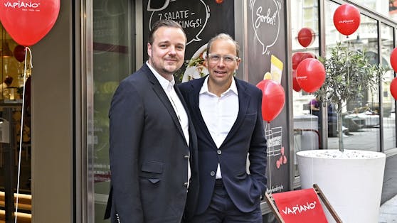 Vapiano-Geschäftsführer Philipp Zinggl und Eigentümer Josef Donhauser wollen aufgrund des großen Erfolgs an der Pizza-Auswahl nicht rütteln.